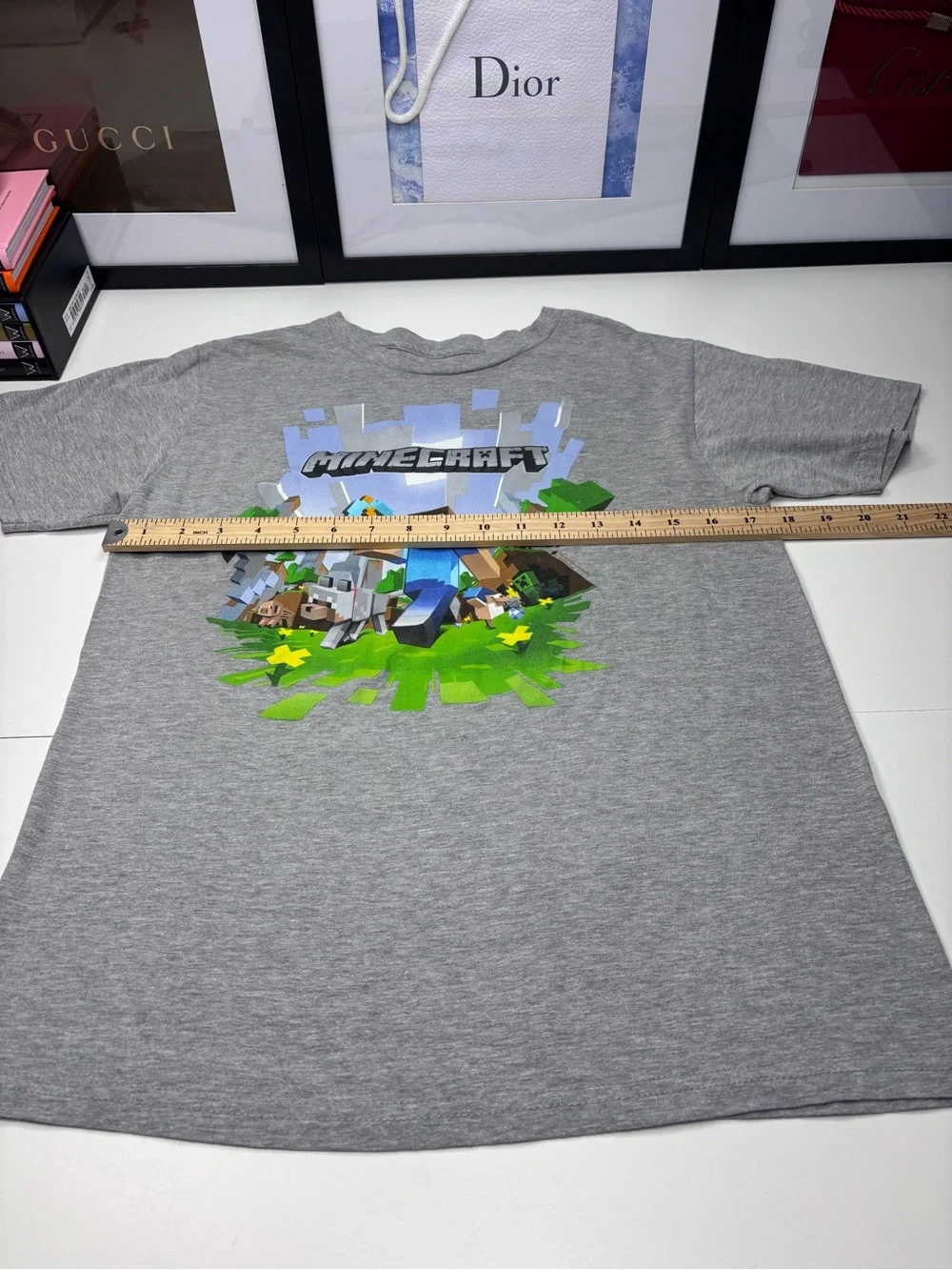 Official Minecraft Gray Graphic Kids T-Shirt EUC Youth Size XL Unisex Casual